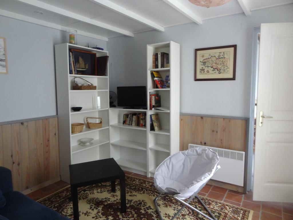 Villa Les Ecuries Du Prechard La Chapelle-Chaussée Zimmer foto